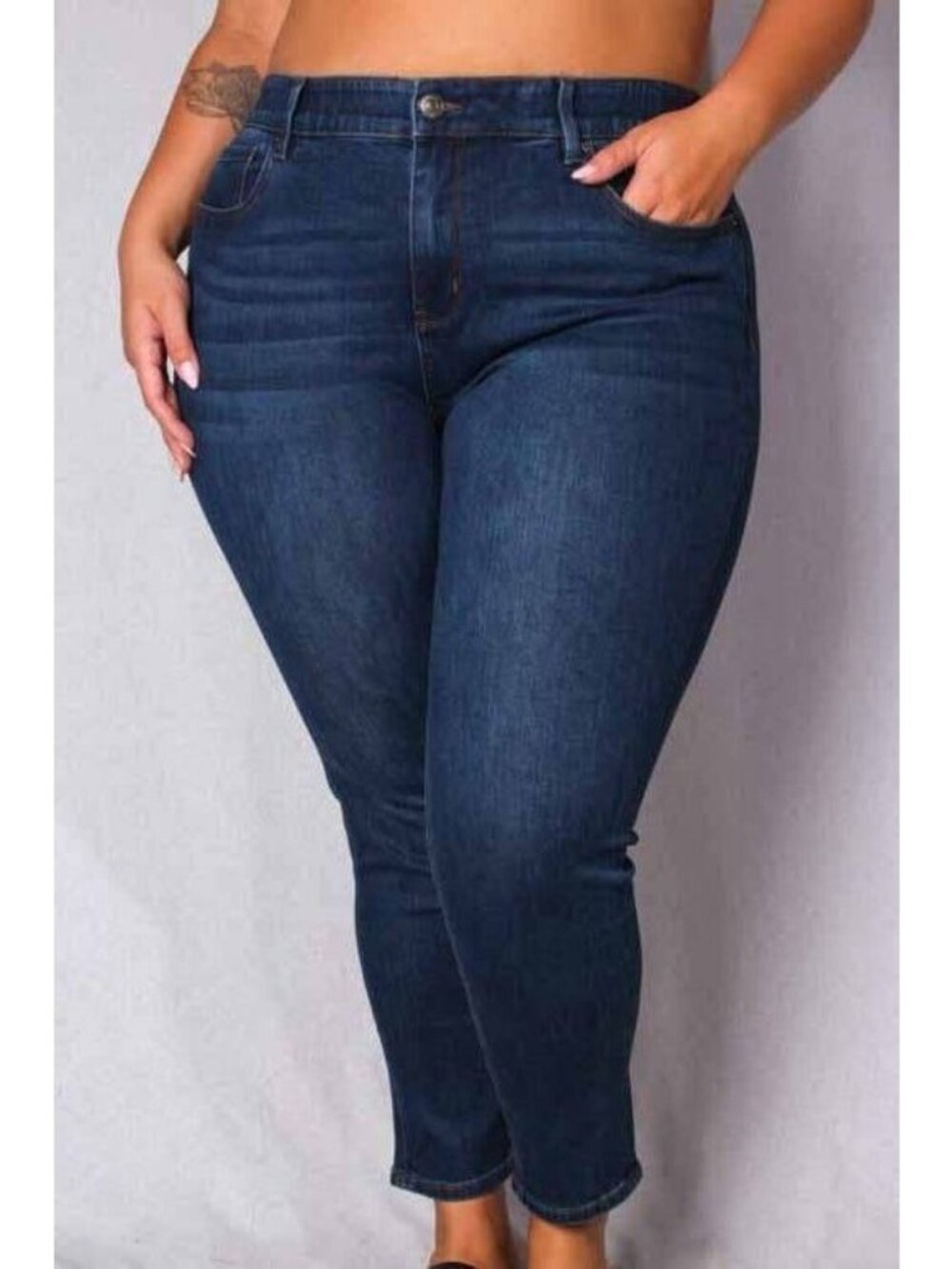 Womens Plus Mid Rise Skinny Leg Denim Jeans Size 22